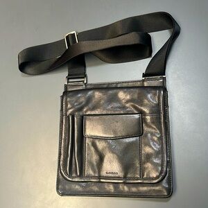 EUC Lodis Los Angeles Black Leather Travel Crossbody Bag Adjustable & expandable